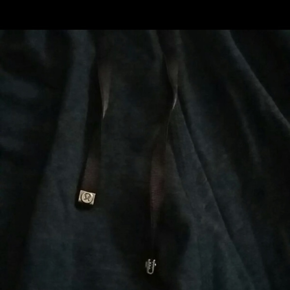 Lululemon athletica  comfy cropped pants sz 6